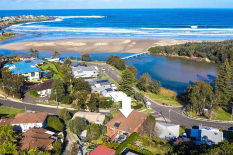 Seven Smiles Riverside Location & Ocean Views - Timeshare Accommodation 0