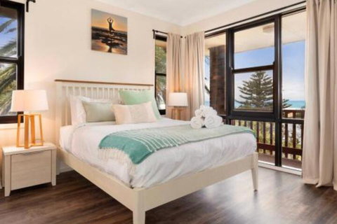 Seven Smiles Riverside Location & Ocean Views - Timeshare Accommodation 3
