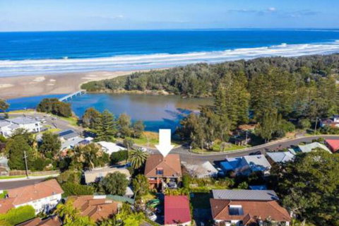 Seven Smiles Riverside Location & Ocean Views - Timeshare Accommodation 2