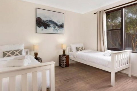 Seven Smiles Riverside Location & Ocean Views - Timeshare Accommodation 7