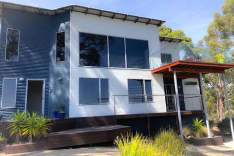 BAY Of FIRES BEACH SHACK Ocean Views From A Modern Beachhouse - Timeshare Accommodation 0