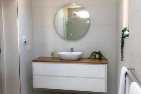 BAY Of FIRES BEACH SHACK Ocean Views From A Modern Beachhouse - Timeshare Accommodation 4