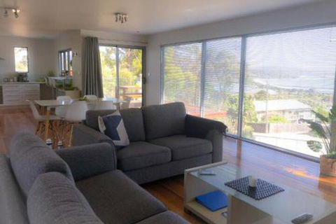 BAY Of FIRES BEACH SHACK Ocean Views From A Modern Beachhouse - Timeshare Accommodation 3