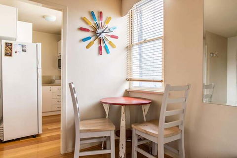 Charming 1 Bedroom Apartment In Vibrant South Yarra - Timeshare Accommodation 7