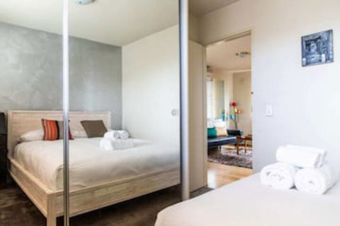 Charming 1 Bedroom Apartment In Vibrant South Yarra - Timeshare Accommodation 0