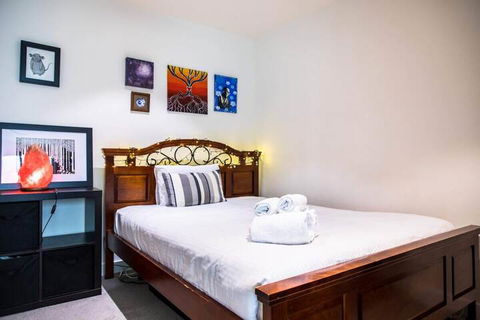 Eclectic 1 Bedroom South Yarra Hideaway - Timeshare Accommodation 4