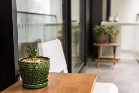 Eclectic 1 Bedroom South Yarra Hideaway - Timeshare Accommodation 6