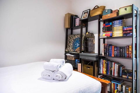 Eclectic 1 Bedroom South Yarra Hideaway - Timeshare Accommodation 3