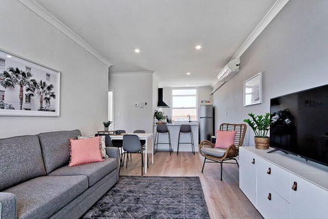 2 Bedroom Apt With Balcony & Air Con In Plympton - Timeshare Accommodation 7