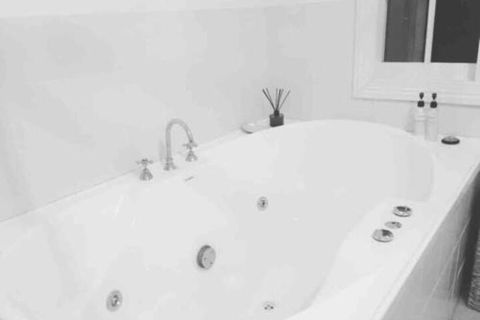 Eumundi Stay ( & Double Person Spa Bath) - Timeshare Accommodation 4
