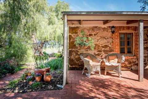 Lucys Cottage - Timeshare Accommodation 0