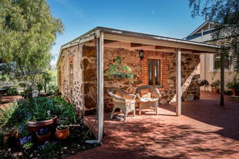 Lucys Cottage - Timeshare Accommodation 2