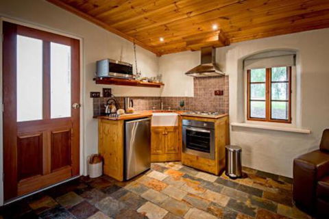 Lucys Cottage - Timeshare Accommodation 5