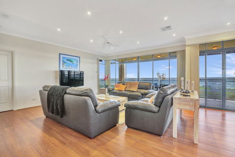 Seaglass - Timeshare Accommodation 6
