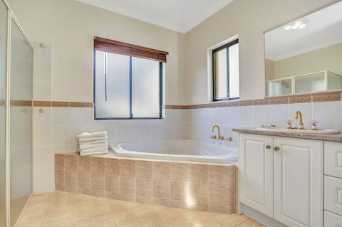 Seaglass - Timeshare Accommodation 5