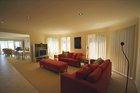 Blue Water At Mannering Park - Timeshare Accommodation 3