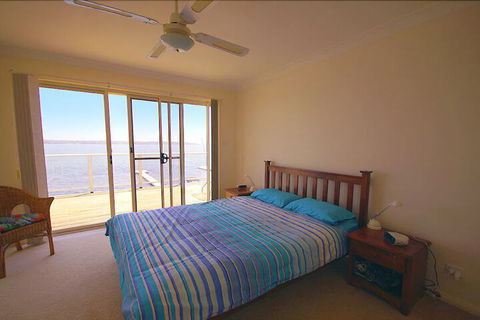 Blue Water At Mannering Park - Timeshare Accommodation 5