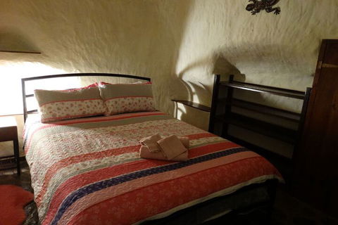 Di's Dugouts - Timeshare Accommodation 4