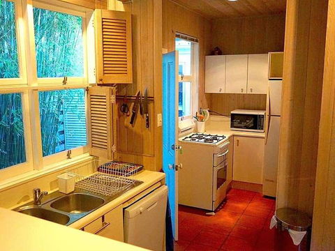 Wisteria Cottage On The Lagoon / Beach - Timeshare Accommodation 5