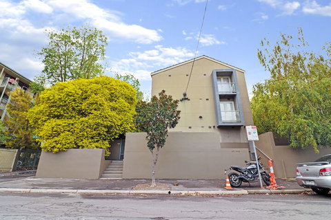 Colour Pop - Rejuvenate Stays - Timeshare Accommodation 1