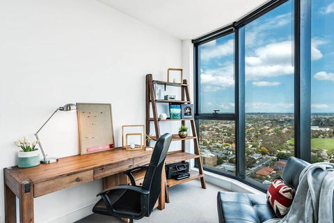 Designer Home With View 2 BED In Box Hill Vbh850 - Timeshare Accommodation 5