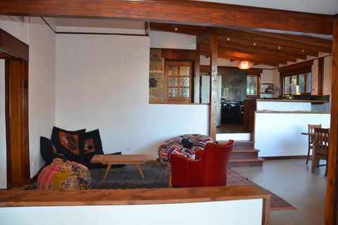 Of Stone & Wood Guesthouse Secluded Getaway! - Timeshare Accommodation 3