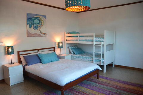 Of Stone & Wood Guesthouse Secluded Getaway! - Timeshare Accommodation 4