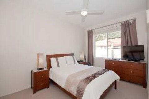 2 Bedroom Apartment Kiah Unit 16 / 53 Victoria Parade - Timeshare Accommodation 1