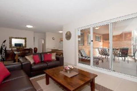 2 Bedroom Apartment Kiah Unit 16 / 53 Victoria Parade - Timeshare Accommodation 3