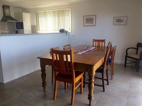 Blakeney Holiday House - Timeshare Accommodation 3