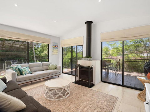Avoca Beach Living 84 Avoca Drive Avoca Beach - Timeshare Accommodation 3