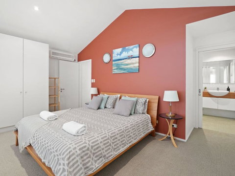Avoca Beach Living 84 Avoca Drive Avoca Beach - Timeshare Accommodation 1