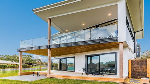 Sweeping Views Free Wifi & Netflix PET Friendly - Timeshare Accommodation 1