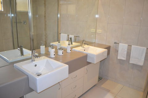 Cypress Drive Townhouse - Timeshare Accommodation 6