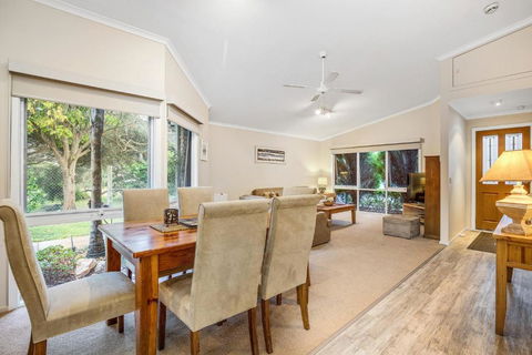 Hilltop Beach House: Newly Updated - Timeshare Accommodation 2