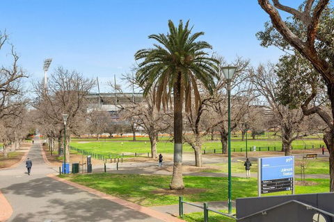 JOLI Directly Opposite MCG - Timeshare Accommodation 6