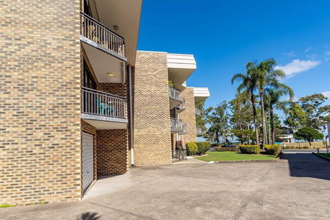 Great Location Close To Waterfront Shops Restaurants & Cafes. - Timeshare Accommodation 1
