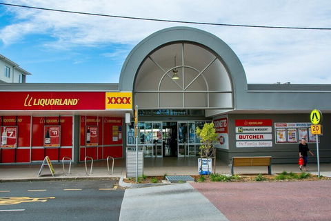 Spectacular Unit Overlooking Pumicestone Passage Welsby Pde Bongaree - Timeshare Accommodation 1