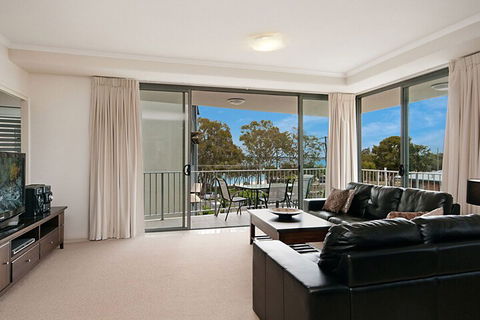 Spectacular Unit Overlooking Pumicestone Passage Welsby Pde Bongaree - Timeshare Accommodation 7