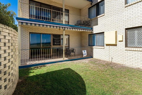 Great Views Ground Floor Unit Clearview Apartments South Esplande Bongaree - Timeshare Accommodation 1