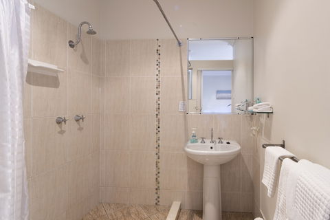 Beach House Bed & Breakfast - Timeshare Accommodation 6