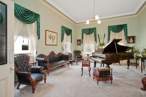 Merton Manor Exclusive Bed And Breakfast - Timeshare Accommodation 4