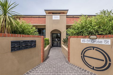 Parkside Apartments - Timeshare Accommodation 1