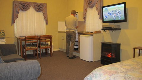 Cedar Lodge Cabins - Timeshare Accommodation 3