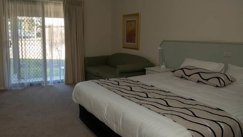 Deniliquin Country Club Motor Inn - Timeshare Accommodation 3