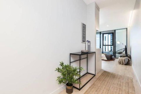 Luxe Bedroom Apt City View Retreat On Elizabeth Street CBD - Timeshare Accommodation 4