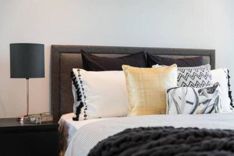 Luxe Bedroom Apt City View Retreat On Elizabeth Street CBD - Timeshare Accommodation 0