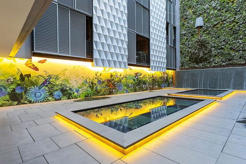 LAURENT Views Of MCG & Yarra River + Fed Square - Timeshare Accommodation 1