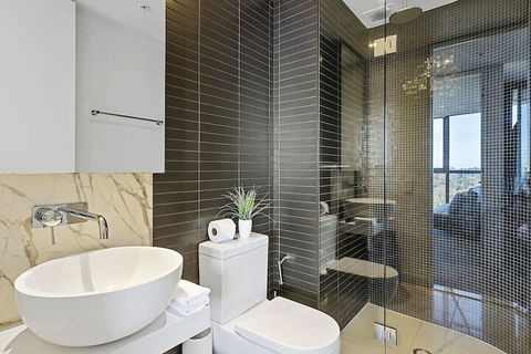LAURENT Views Of MCG & Yarra River + Fed Square - Timeshare Accommodation 5