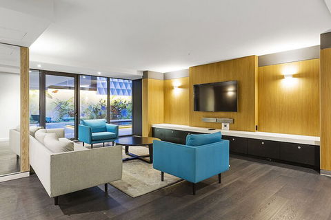 LAURENT Views Of MCG & Yarra River + Fed Square - Timeshare Accommodation 6